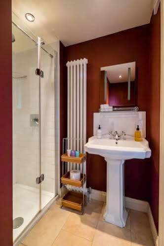 The Bell & Stuart House Hotel Stow-on-the-Wold ภายนอก รูปภาพ